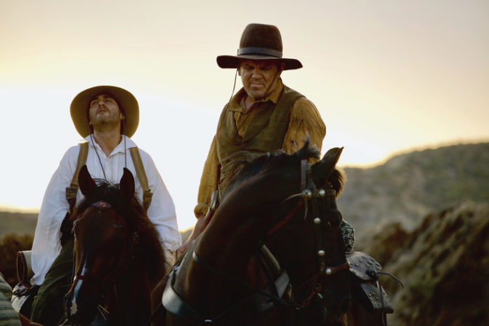 Joaquin-Phoenix-John-C-Reilly-interpretent-brillamment-freres-Sisters-tueurs-gages-implacables_0_729_486