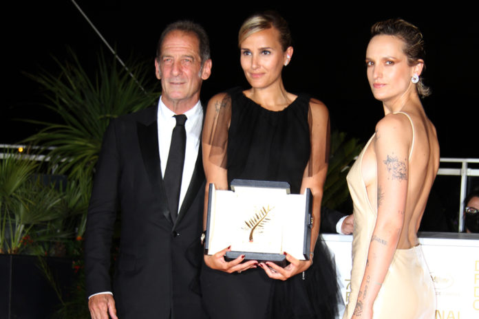 Julia-Ducournau-Vincent-Lindon-Agathe-Rousselle ©Dominique Maurel