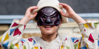 CULTURE – Nice retrouve l’esprit du théâtre populaire : la Commedia dell’Arte envahit la ville pour un festival entre masques, satire et poésie