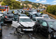 ANTIBES – Un spectaculaire carambolage implique une vingtaine de véhicules, 37 blessés et de nombreuses interrogations autour du chauffeur du poids lourd